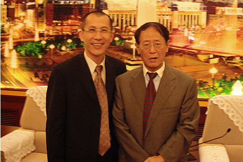 黃炳煌董事長出席2007中國“五會”(南昌)經(jīng)貿(mào)懇談會